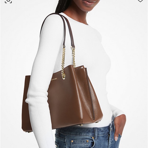 MICHAEL KORS
Teagan Large Pebbled Leather Shoulder Bag
COLOR MOCHA 
NWT - Picture 3 of 3